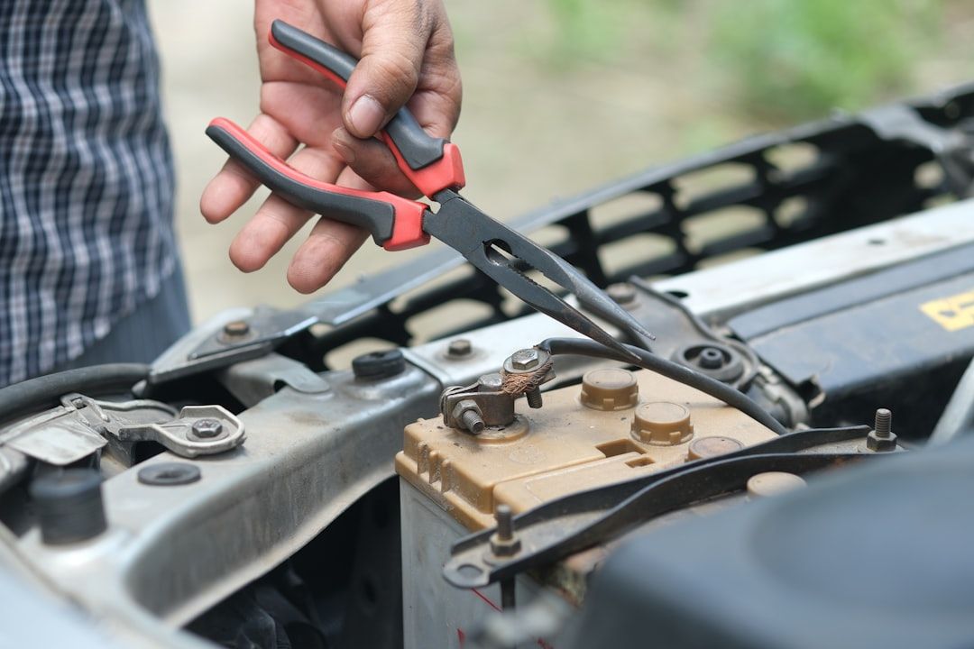 découvrez des conseils essentiels pour l'entretien de votre véhicule, y compris des recommandations pour les réparations régulières, les vérifications nécessaires et les astuces pour prolonger la durée de vie de votre voiture. assurez-vous de garder votre véhicule en parfait état de fonctionnement grâce à nos guides pratiques.