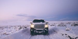 découvrez nos conseils pratiques pour conduire en toute sécurité en hiver. apprenez à faire face aux conditions neigeuses et verglacées pour un trajet serein et agréable.