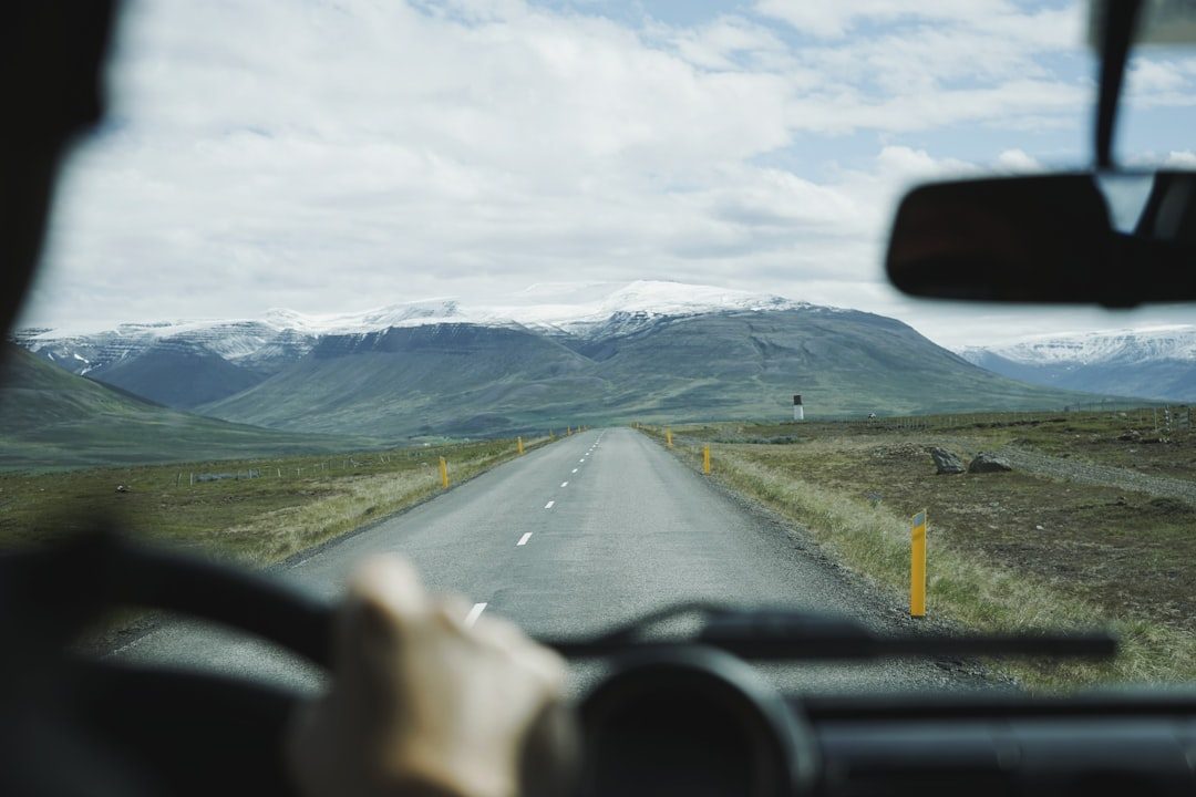 découvrez l'aventure du mountain driving, une expérience inoubliable à travers des paysages spectaculaires. profitez de conseils utiles, d'itinéraires pittoresques et de recommandations pour une conduite en montagne en toute sécurité.